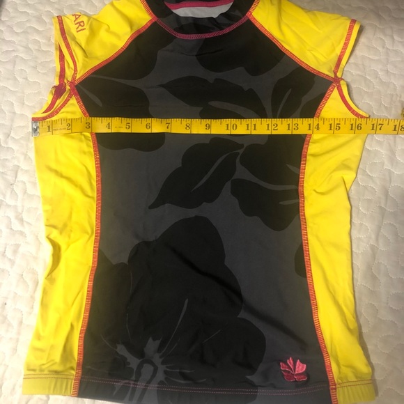 Hapari swim shirt - Picture 2 of 5